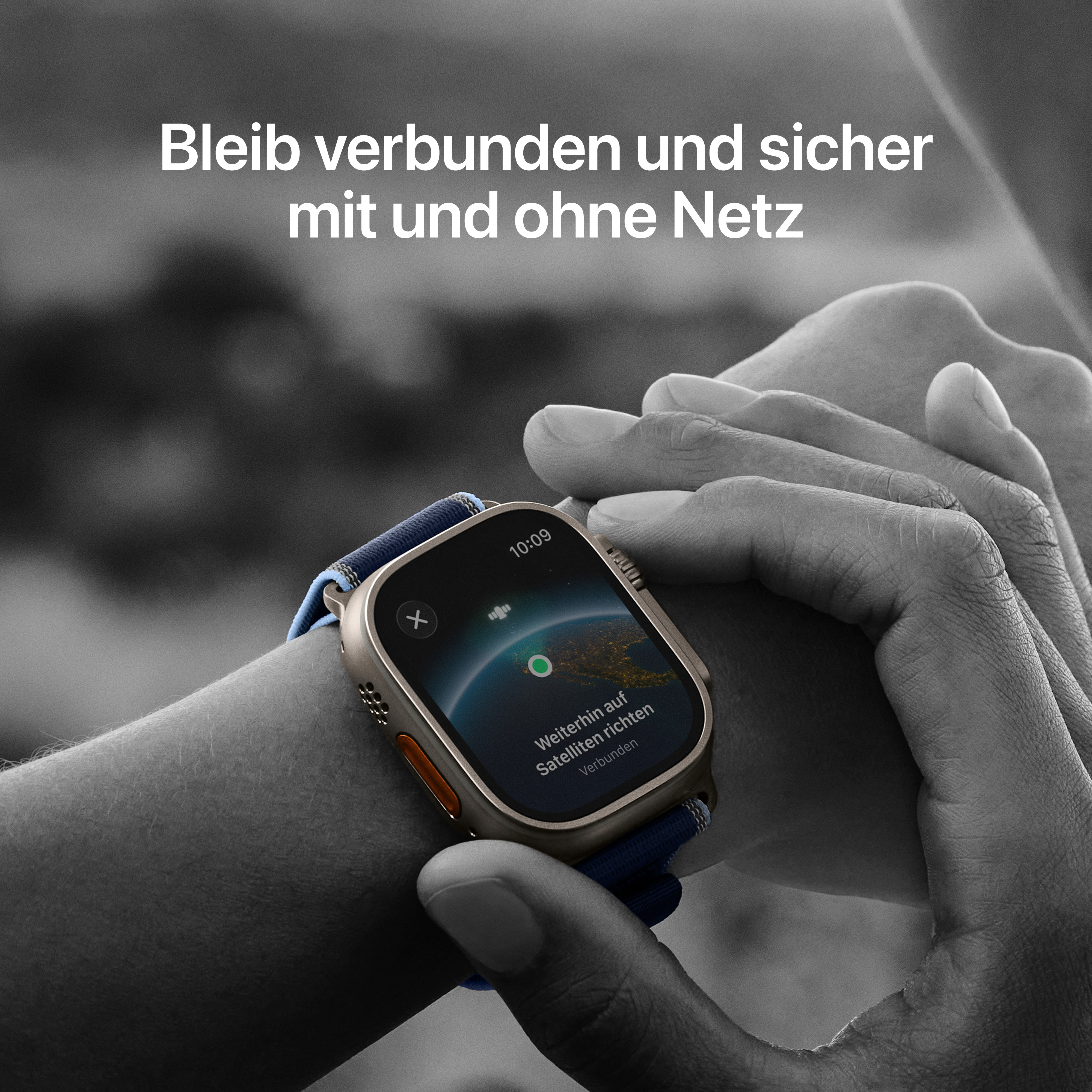 Apple Watch Ultra 3 GPS + Cellular 49mm Natur (Natural) Titan Gehäuse mit Blau/Hellblau Trail Loop - M/L